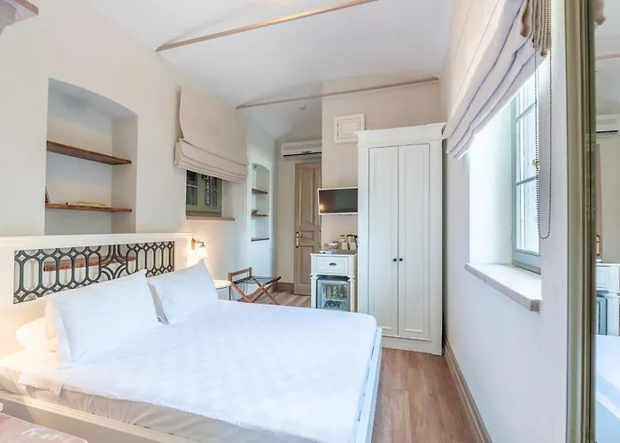 Elia Cunda By Ortunc Ayvalı