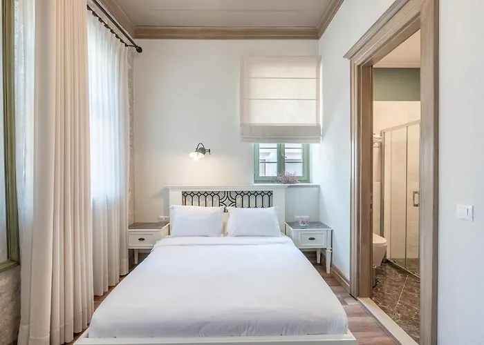 Elia Cunda By Ortunc Ayvalı